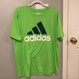 💚green Adidas t-shirt